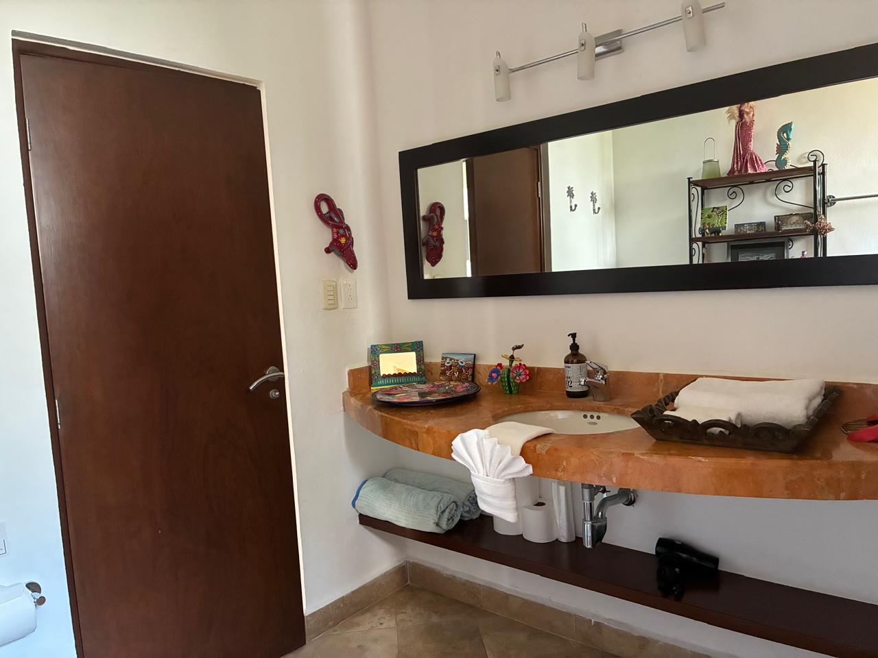 Vanidad con arte mexicano