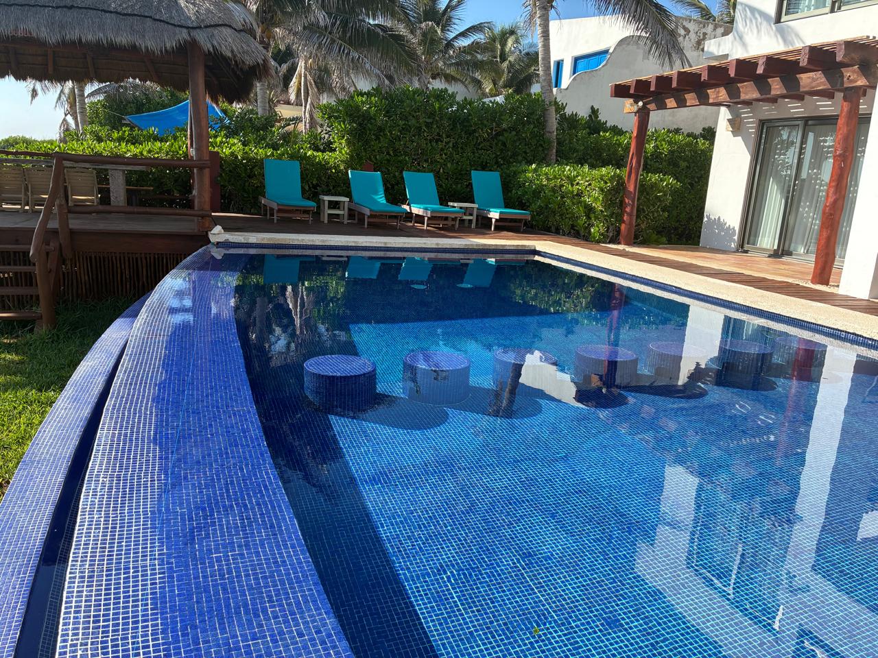 Borde de la alberca infinita