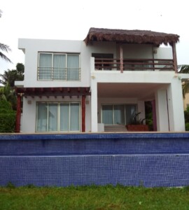 Villa Esperanza - exteriores con vista al mar caribe.